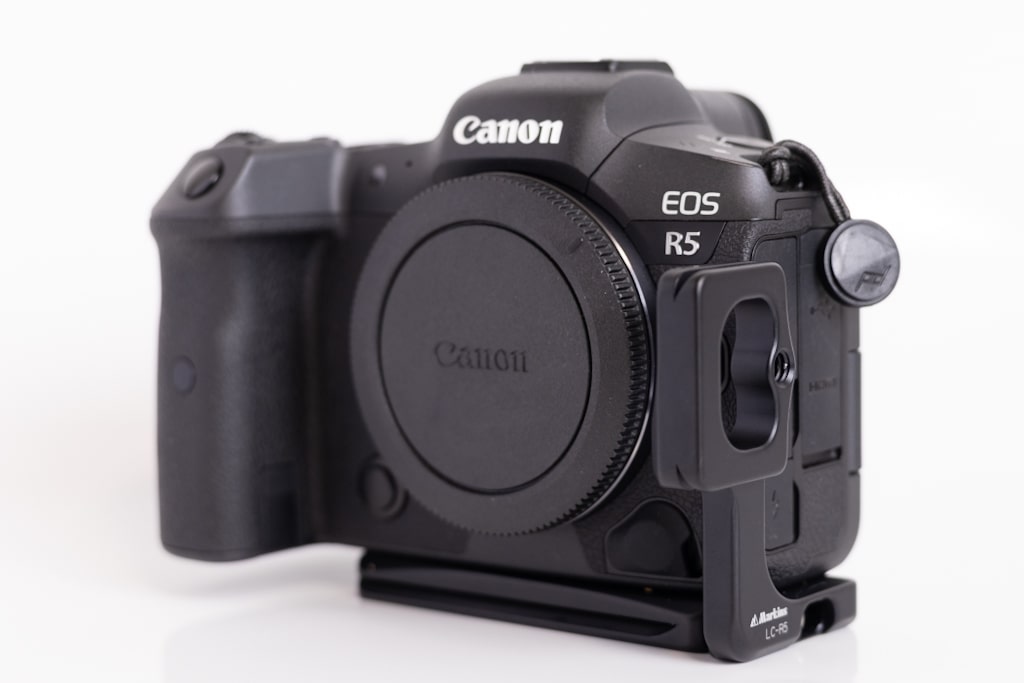 EOS R5に最適なL字プレートはコレだっ！(3種類比較) | なべふぉと